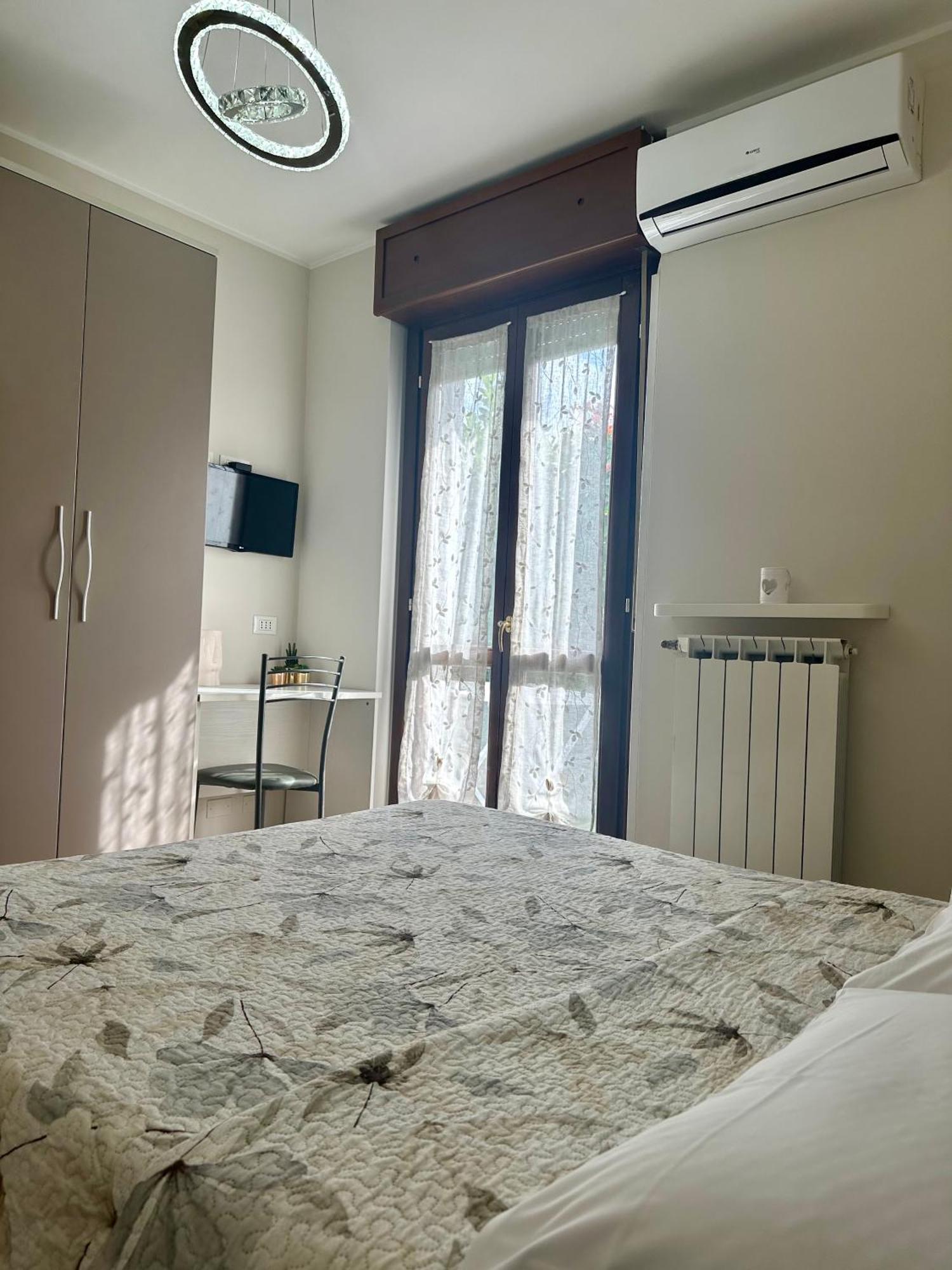 Bergamo Easy Airport Apartment Luaran gambar