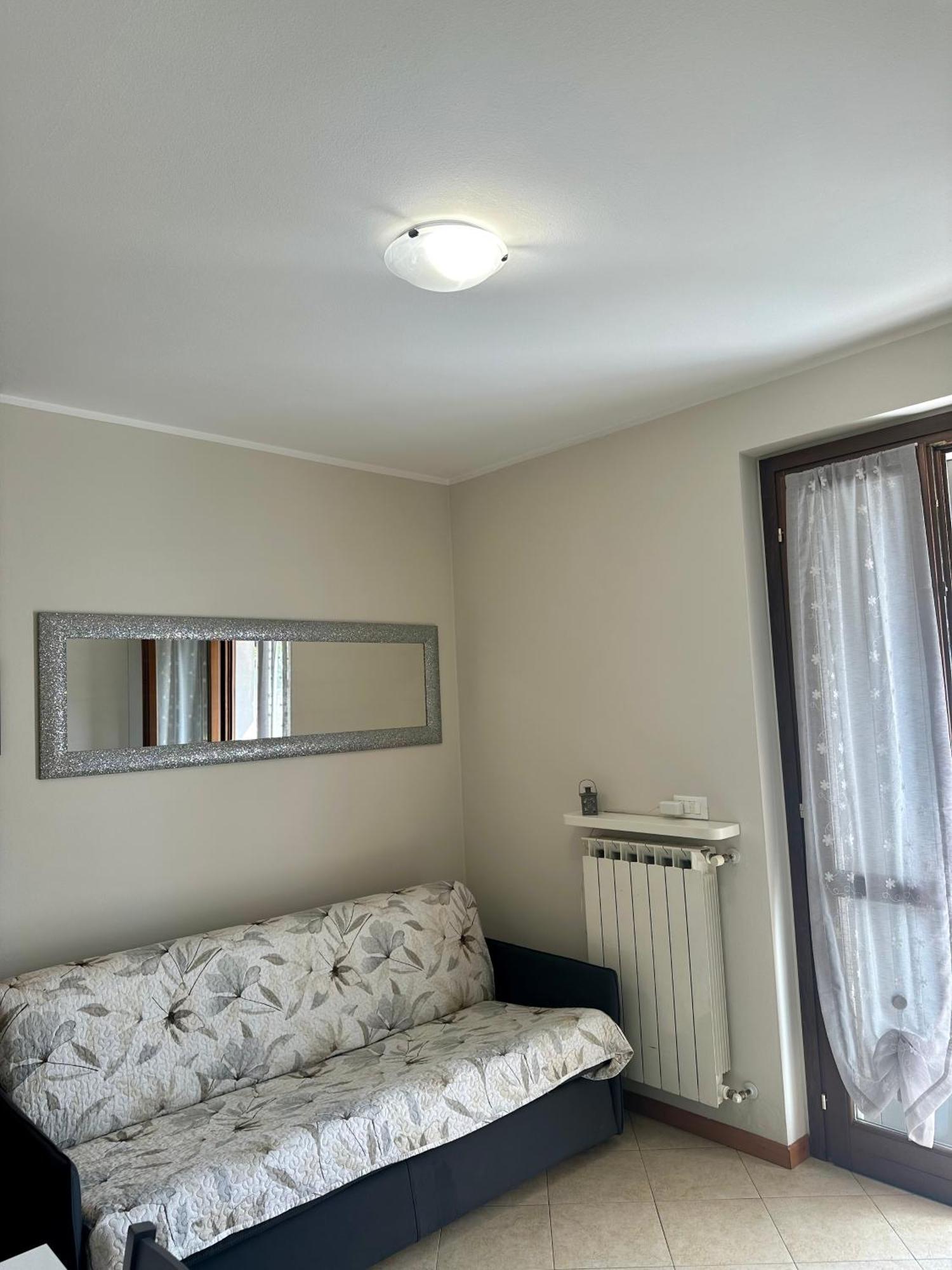 Bergamo Easy Airport Apartment Luaran gambar