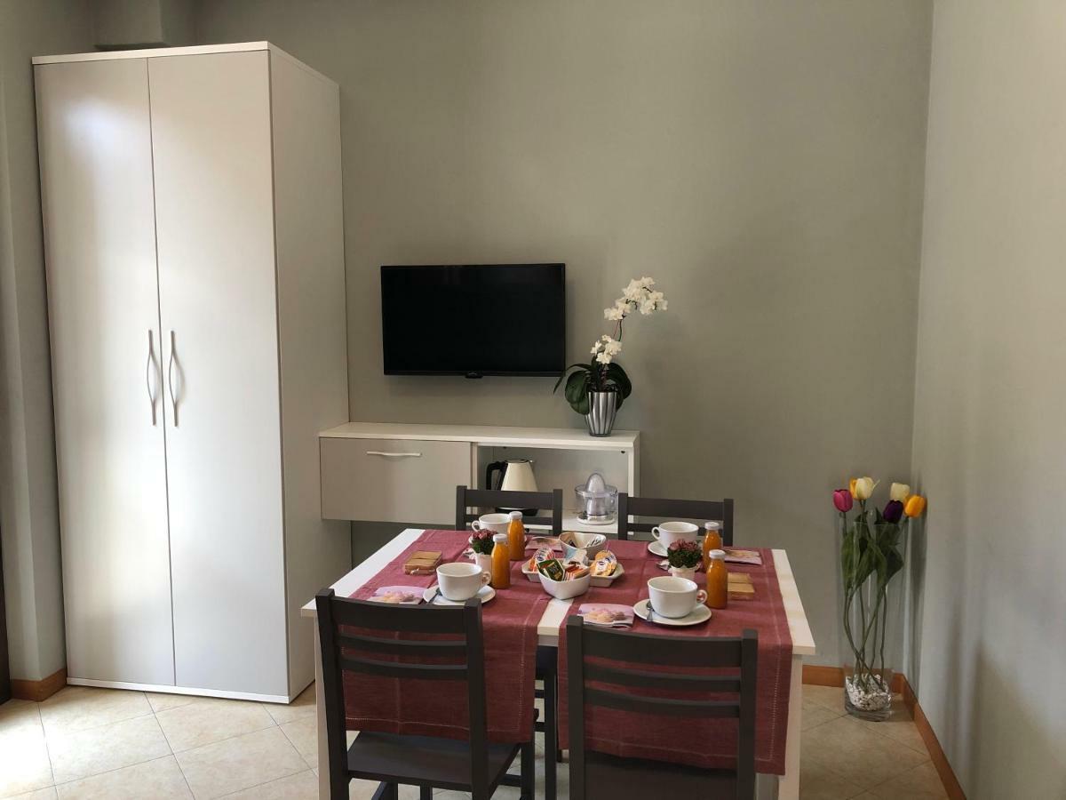 Bergamo Easy Airport Apartment Luaran gambar