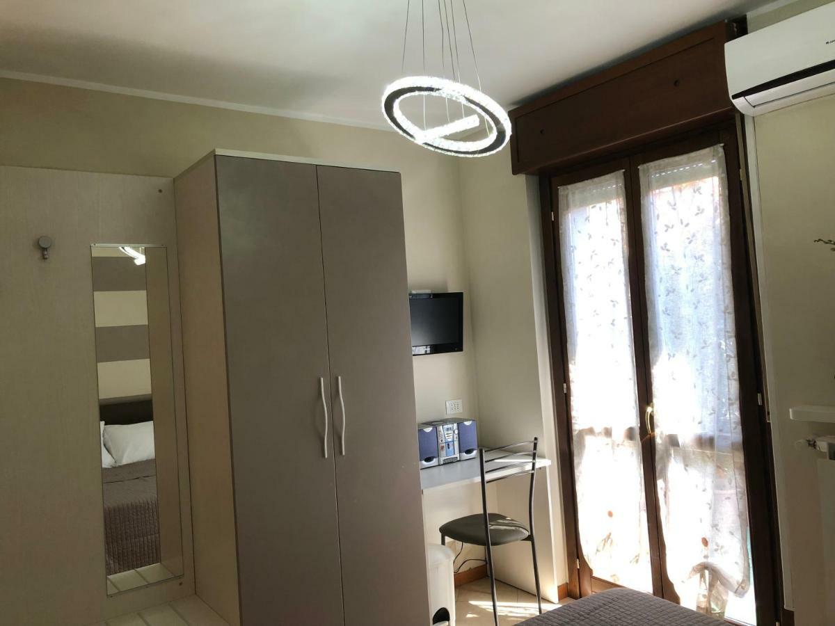 Bergamo Easy Airport Apartment Luaran gambar