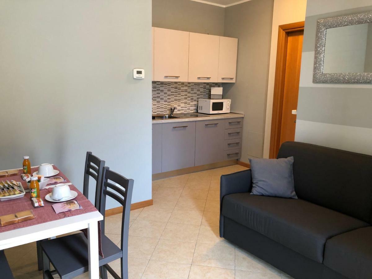 Bergamo Easy Airport Apartment Luaran gambar